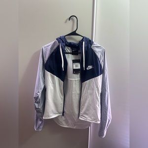 Women’s Nike rain jacket / windbreaker
